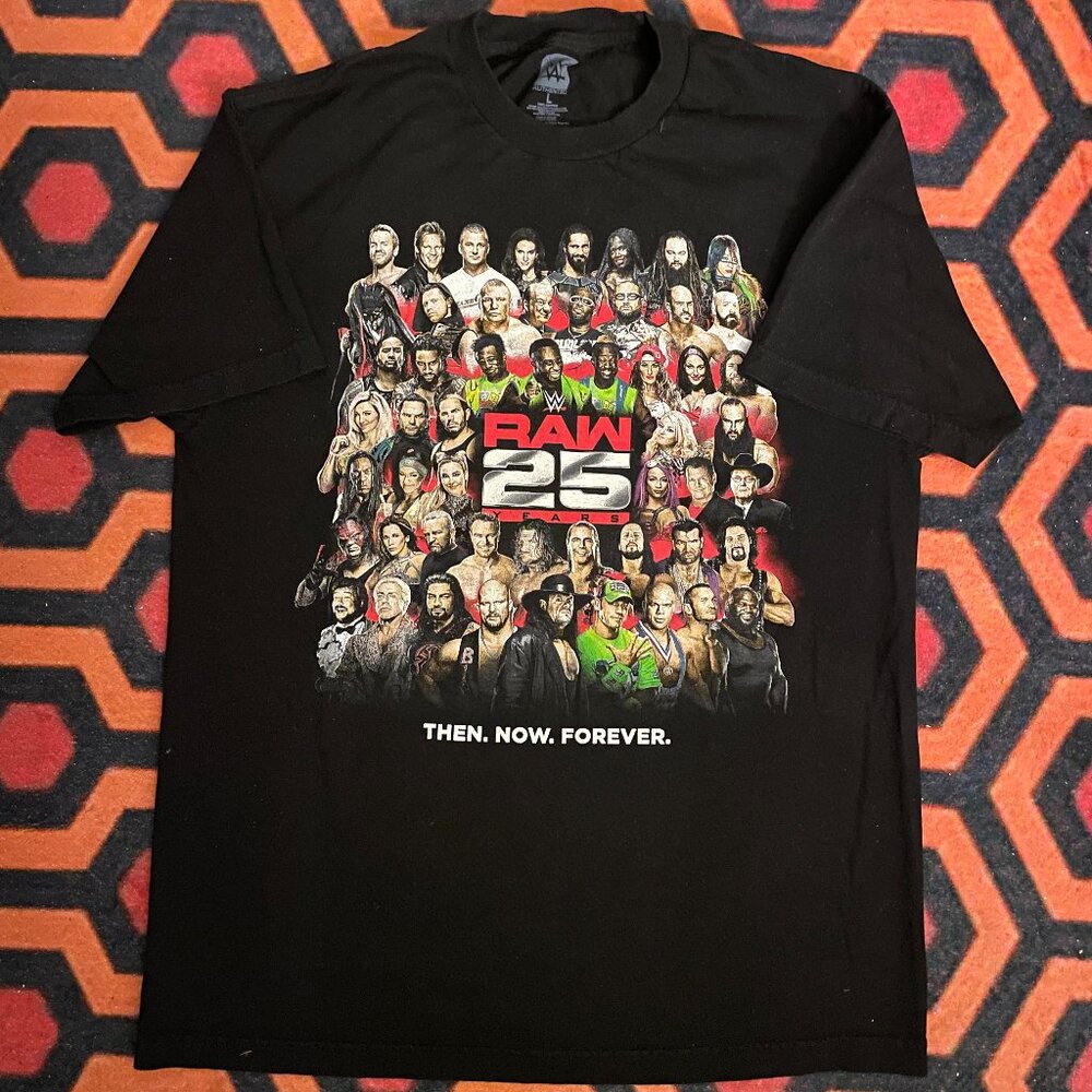 RARE - WWE Monday Night Raw 25 Year Anniversary T-shirt - Men's Large